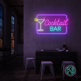 Rektangulært LED-neonskilt «Cocktail BAR» med glassikon, lilla og blått lys
