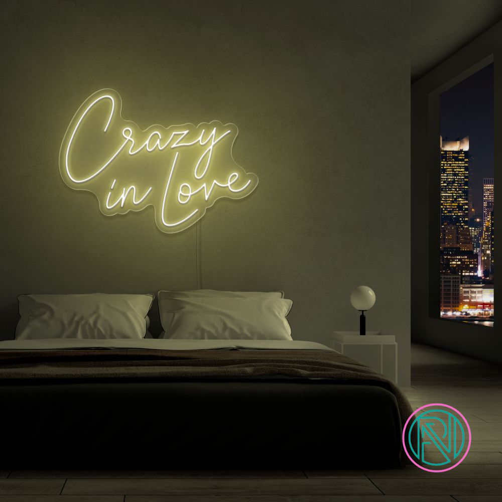 "Crazy in love" Led neonskylt. Välj önskad färg.