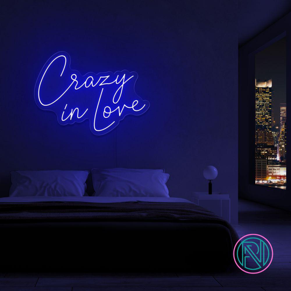 "Crazy in love" Led neonskylt. Välj önskad färg.