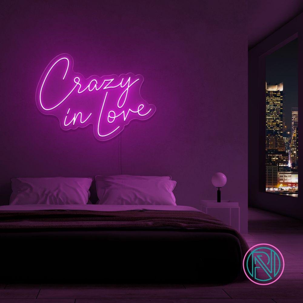 "Crazy in love" Led neonskylt. Välj önskad färg.