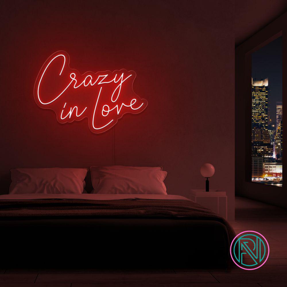 "Crazy in love" Led neonskylt. Välj önskad färg.