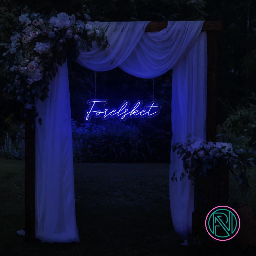 "Forelsket" Led neonskylt.