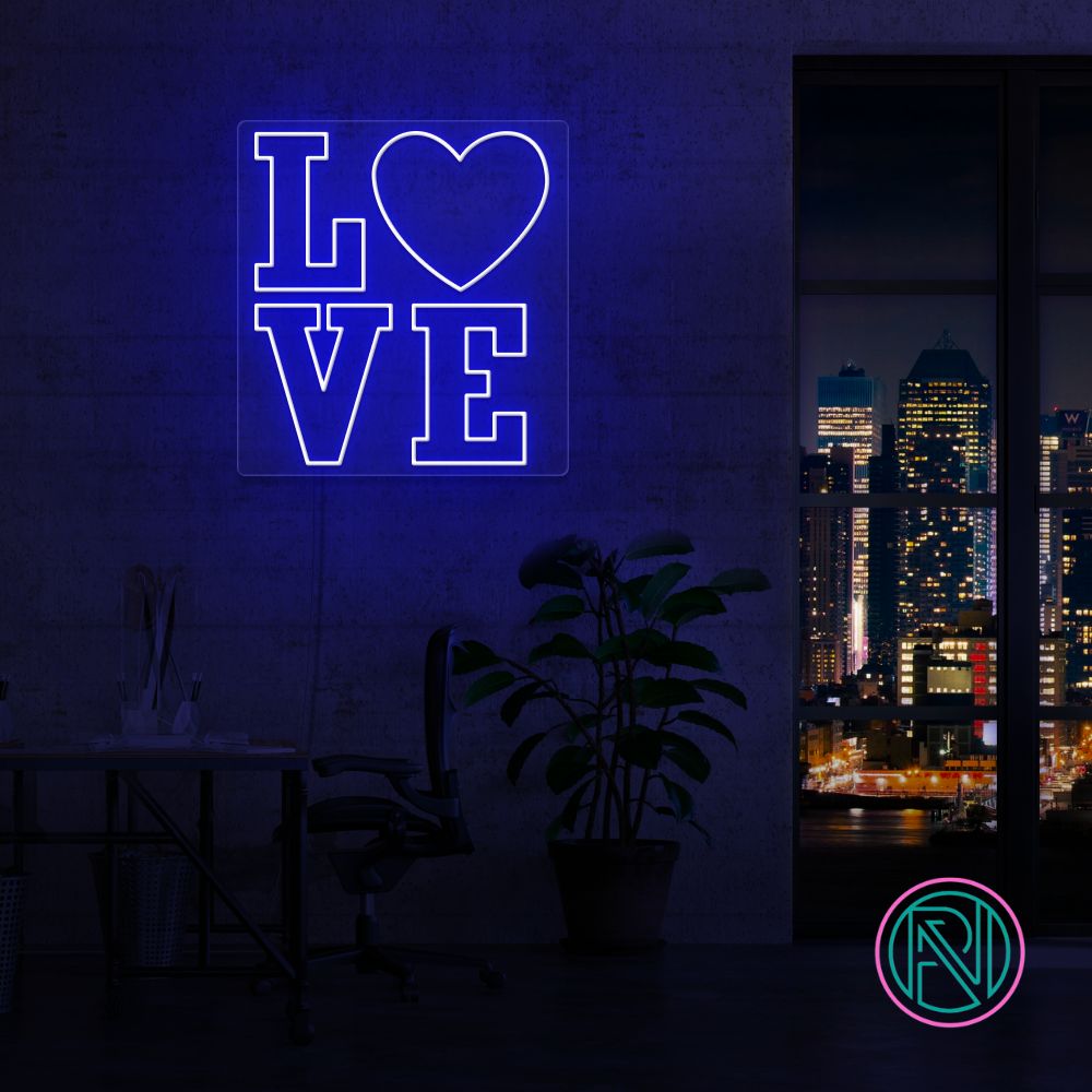 "L❤️VE" Led neonskylt. 60x53 cm.