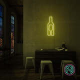 Vin LED neonskilt i flaskeform, gult lysende neon.