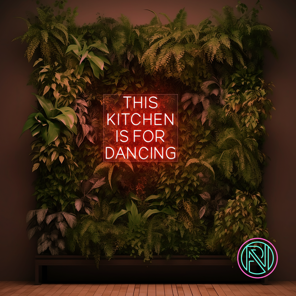 LED-neonskilt med «THIS KITCHEN IS FOR DANCING», rød/oransje glød