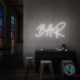 LED neonskilt med «BAR» i kjølig hvit neon, 55×100 cm
