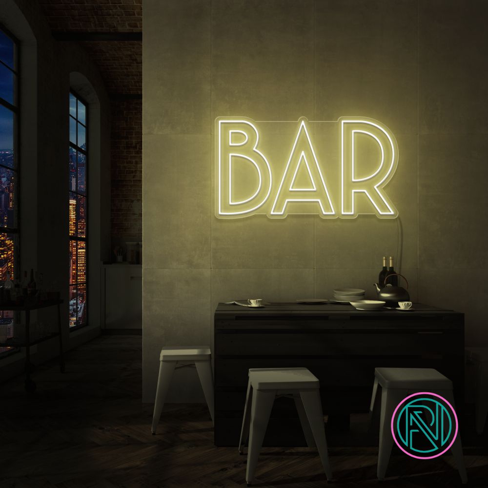 Skap en levende atmosfære med vårt 'bar' led neonskilt, designet for å tilføre stil og energi til din bar. Dette skiltet kombinerer estetikk med funksjonalitet og lyser opp rommet med valgfri farge som komplementerer ditt interiør.