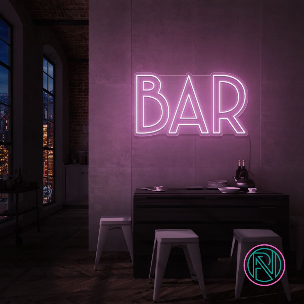 Skap en levende atmosfære med vårt 'bar' led neonskilt, designet for å tilføre stil og energi til din bar. Dette skiltet kombinerer estetikk med funksjonalitet og lyser opp rommet med valgfri farge som komplementerer ditt interiør.