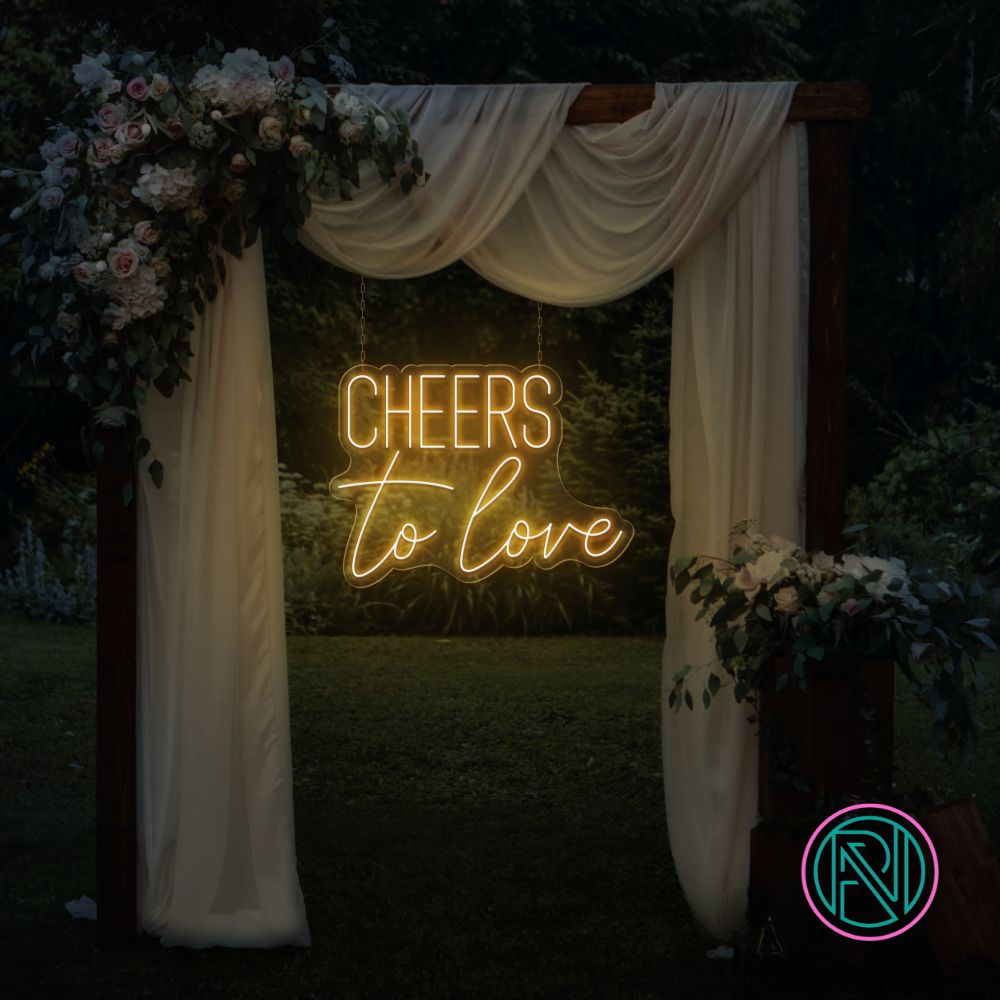 Skål for kjærligheten med vårt 'cheers to love' led neonskilt. Velg din favorittfarge for å tilpasse dit skilt og skape en romantisk atmosfære. Det moderne designet og den levende lysgivende led-teknologien gjør dette skiltet til et perfekt innslag i ethvert rom, spesielt for feiringer som favner kjærlighetens ånd.