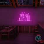 Skap en dynamisk og engasjerende atmosfære med vårt 'flasker' led neonskilt. Dette skiltet er perfekt for forretninger og industri, og leverer et iøynefallende design som fanger kundenes oppmerksomhet. Med mulighet til å velge i et spekter av farger, kan du tilpasse skiltet for å matche din bedrifts estetikk og stil.