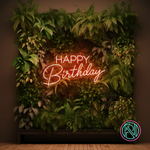 Feire en spesiell dag med stil med vårt 'happy birthday' led-neonskilt. Dette skiltet kombinerer moderne led-teknologi med klassisk neonestetikk for å skape den perfekte stemningsfulle feiringen. Velg din favorittfarge for å skreddersy utseendet og lyse opp bursdagsfesten med et personlig preg.