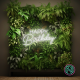 Feire en spesiell dag med stil med vårt 'happy birthday' led-neonskilt. Dette skiltet kombinerer moderne led-teknologi med klassisk neonestetikk for å skape den perfekte stemningsfulle feiringen. Velg din favorittfarge for å skreddersy utseendet og lyse opp bursdagsfesten med et personlig preg.