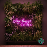 LED-neonskilt med teksten «Jag ljuger så bra» i rosa-lilla skrift.