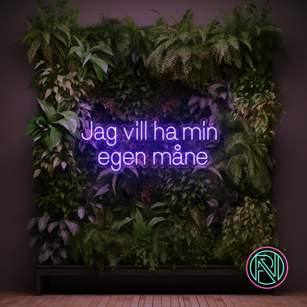 Skap en magisk stemning i rommet med vårt 'jag vill ha min egen måne' led neonskilt. Dette skiltet tilbyr en personlig touch med sitt unike budskap, og er det perfekte tilskuddet til enhver innendørs setting. Velg din favorittfarge for å tilpasse neonopplevelsen og nyt et stilig og iøynefallende designelement i ditt hjem eller bedrift.