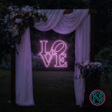 LED-neonskilt i form av LOVE, rosa neonlys.