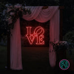 LED-neonskilt med LOVE-tekst, rødrosa neonlys.