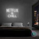LED-neonskilt 46x63 cm med NETFLIX & CHILL i hvitt LED-lys