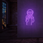 LED-neonskilt med kontur av skrikende figur, lysende lilla