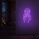 LED-neonskilt med kontur av skrikende figur, lysende lilla